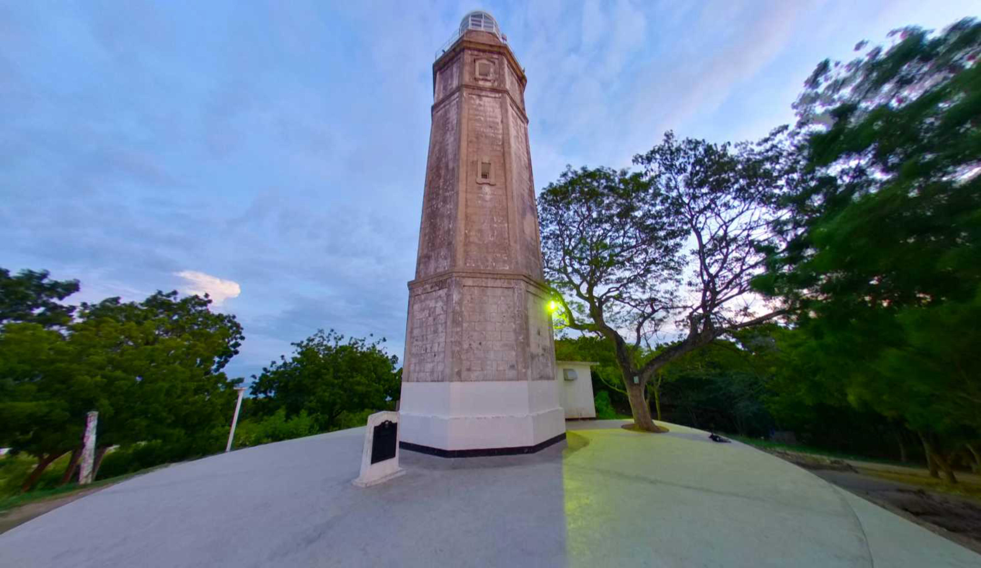 Bagacay Point Lighthouse, Cebu, Philippines virtual tour preview