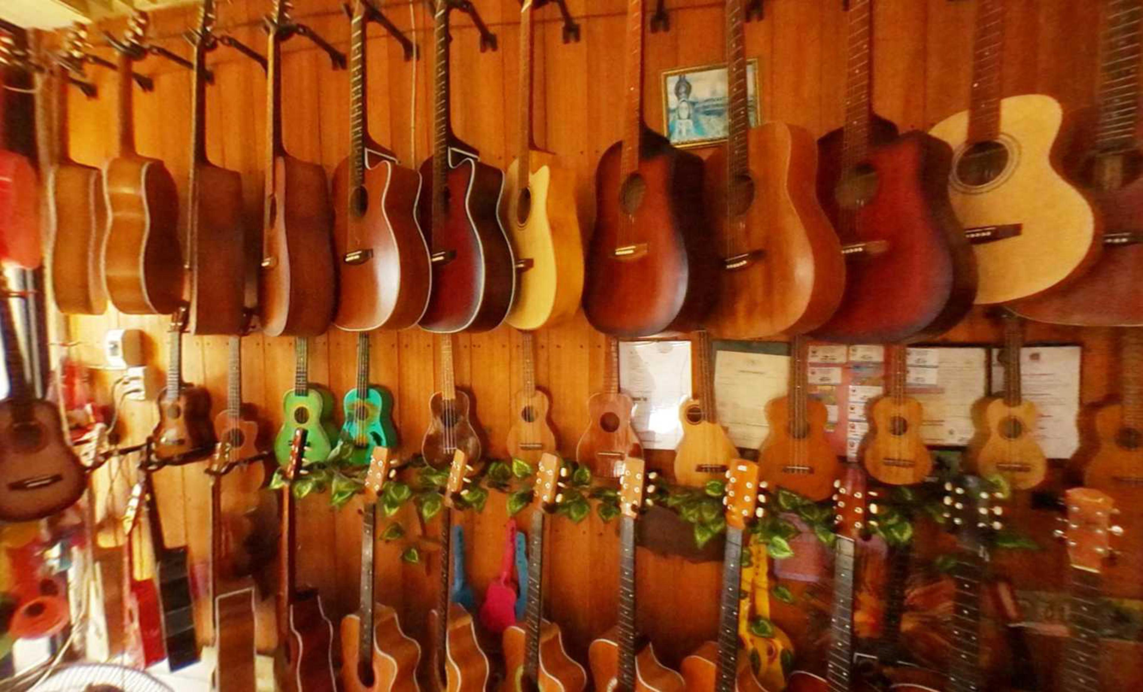 Ferangeli Guitar Handcrafter, Cebu, Philippines virtual tour preview